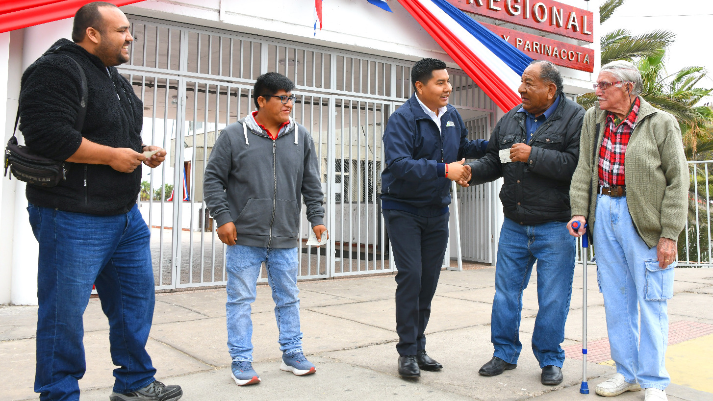 Entrega cheques renueva tu micro 2024.png
